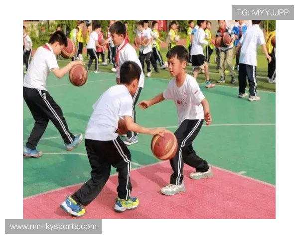 多国在校园层面试点“小篮筐”和分级球,保护低龄学生关节 多国在校园层面试点“小篮筐”和分级球,保护低龄学生关节